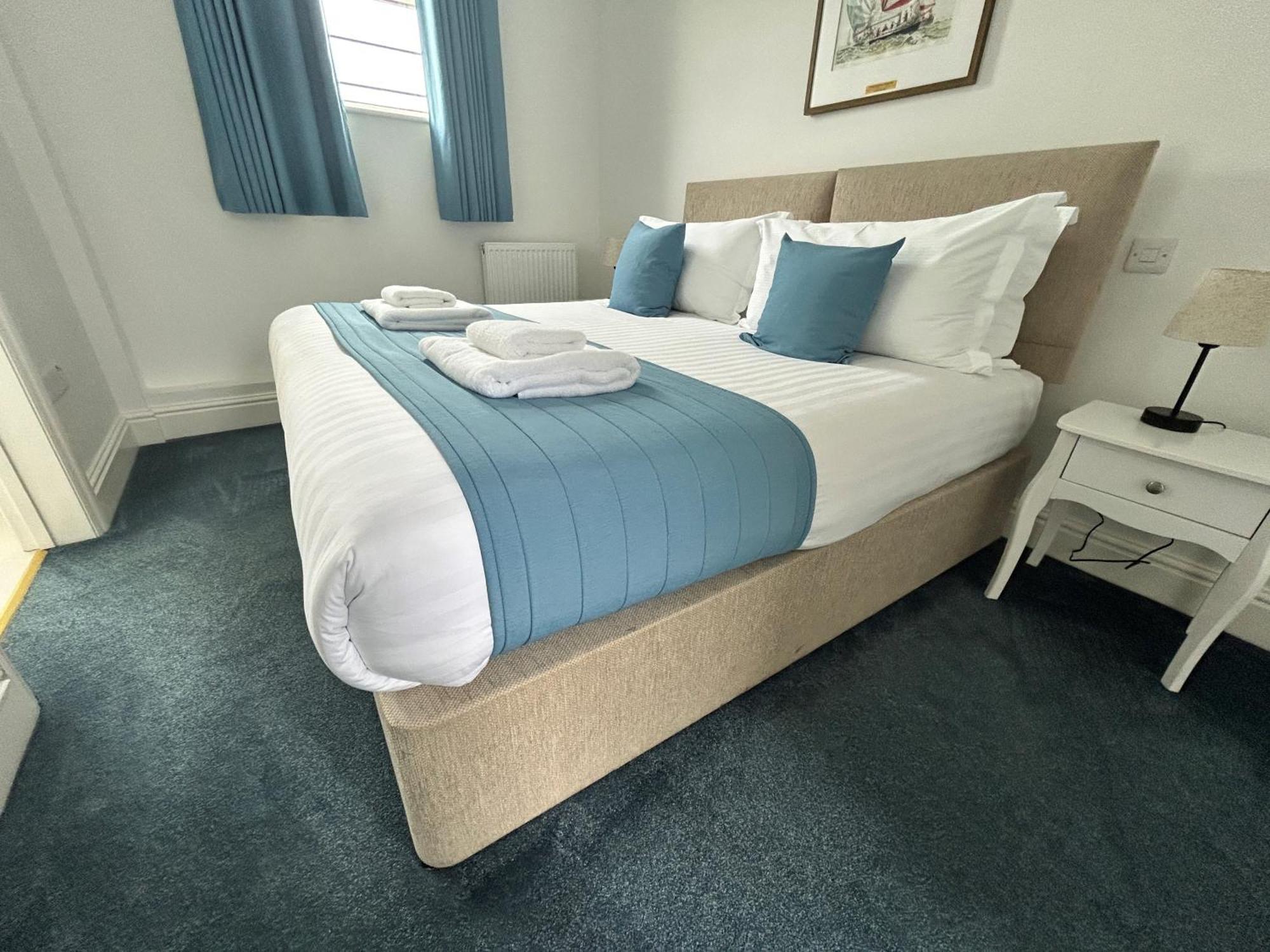 Royal Ocean Racing Club Hotel Cowes  Bagian luar foto